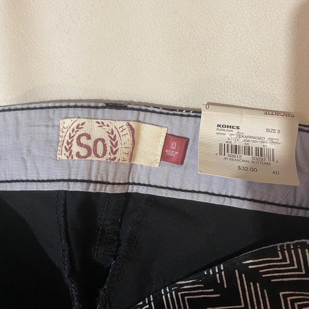 Shorts - Picture 3 of 3